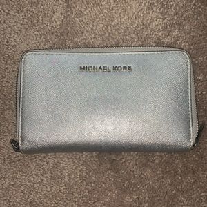 Michael Kors Shiny Silver Wallet
